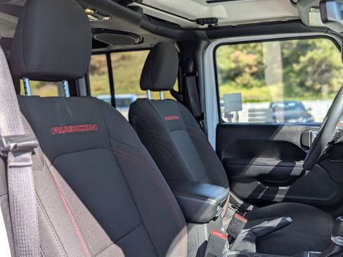 Certified 2023 Jeep Wrangler Unlimited Rubicon image 29