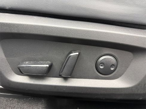 Used 2024 Mitsubishi Outlander SE image 13