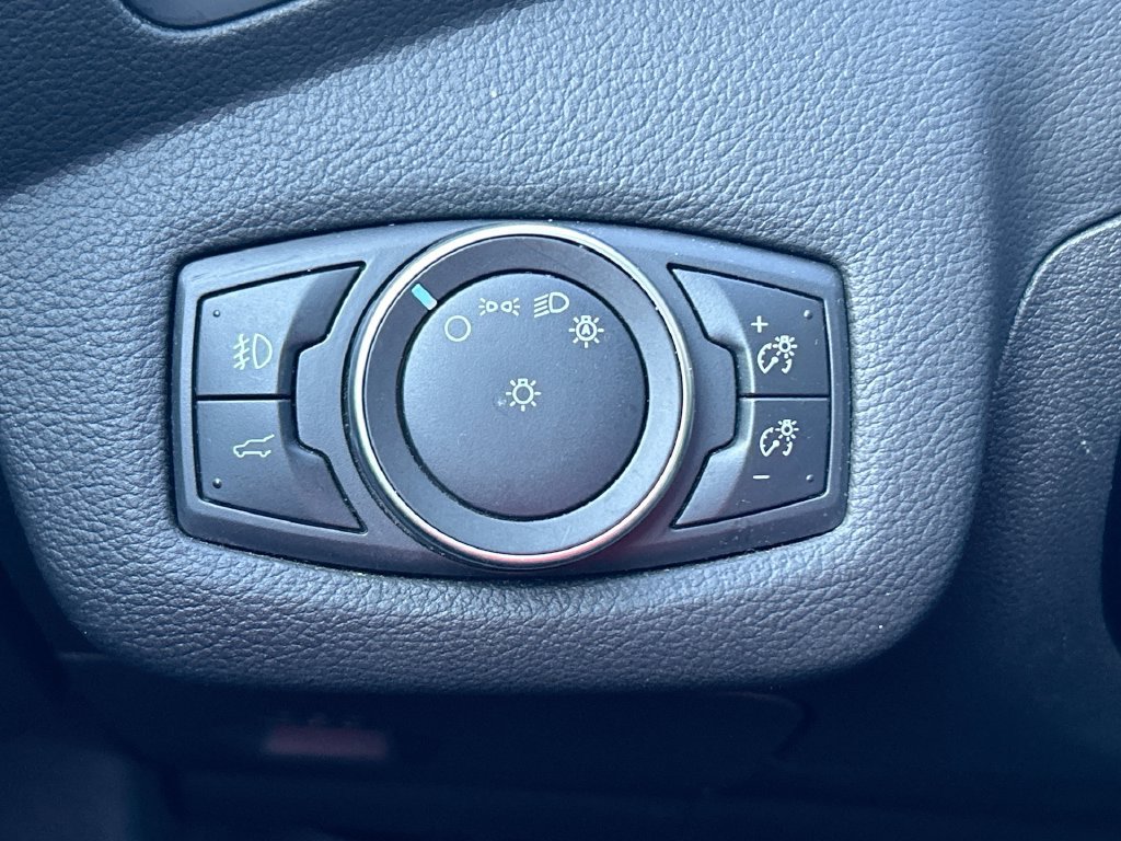 Used 2018 Ford Escape SE w/ Ford Safe & Smart Package FWD image 19