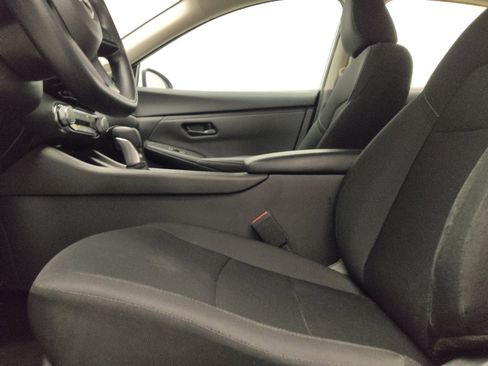 Used 2025 Nissan Sentra S FWD image 17