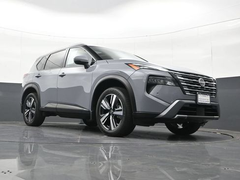Used 2025 Nissan Rogue SL w/ SL Premium Package AWD/4WD image 37