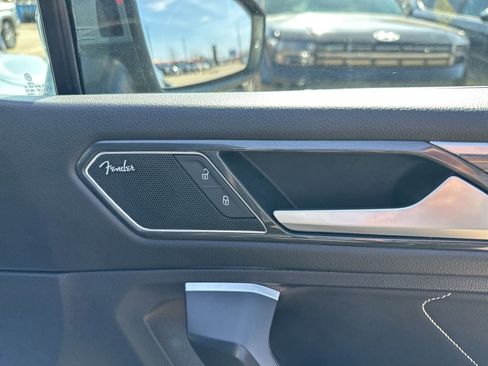 Certified 2022 Volkswagen Tiguan SEL R-Line image 42