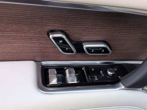 New 2026 Land Rover Range Rover SE image 21