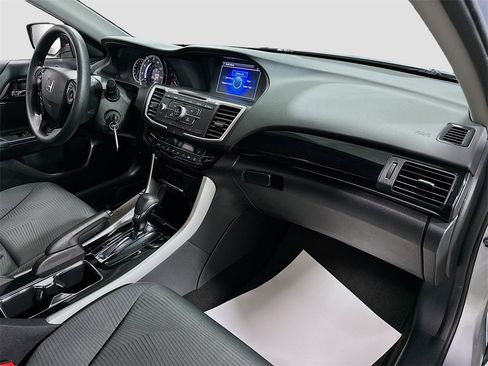Used 2016 Honda Accord LX image 28