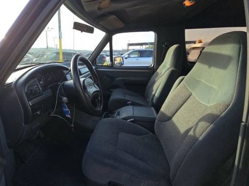 Used 1993 Ford Bronco XLT image 3