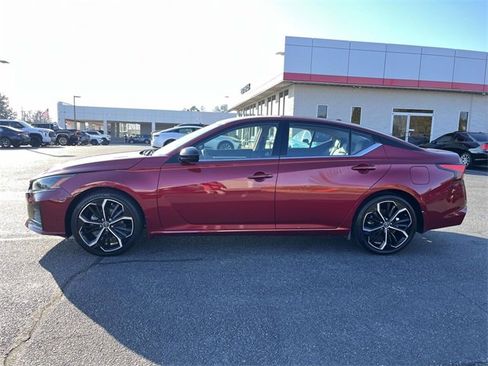 Used 2023 Nissan Altima 2.5 SR image 6