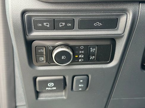 Used 2024 Ford F150 Platinum image 39