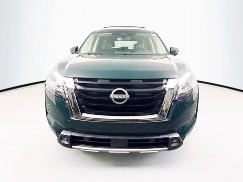 Certified 2023 Nissan Pathfinder SL w/ Lighting Package (N92) image 2