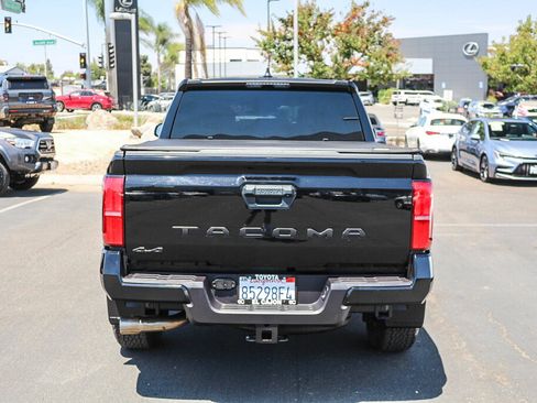 Used 2025 Toyota Tacoma SR5 AWD/4WD image 24