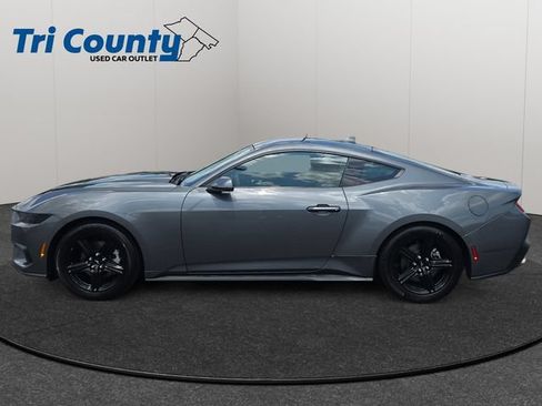 Used 2026 Ford Mustang Premium RWD image 4