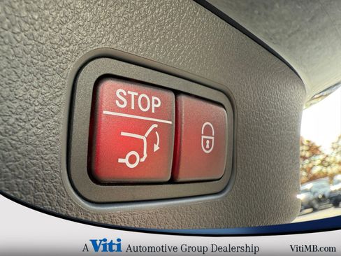 Used 2024 Mercedes-Benz GLC 300 4MATIC image 25