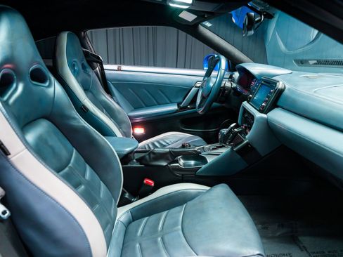 Used 2020 Nissan GT-R Premium AWD/4WD image 60