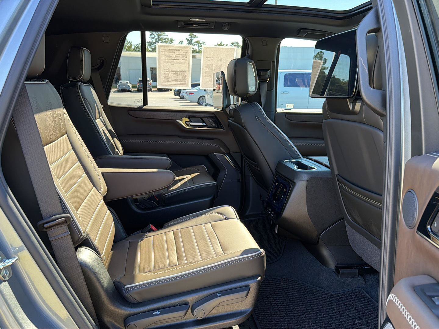 Used 2026 GMC Yukon Denali Ultimate AWD/4WD image 15