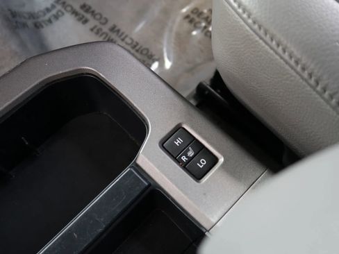 Used 2010 Toyota Sequoia Platinum image 27