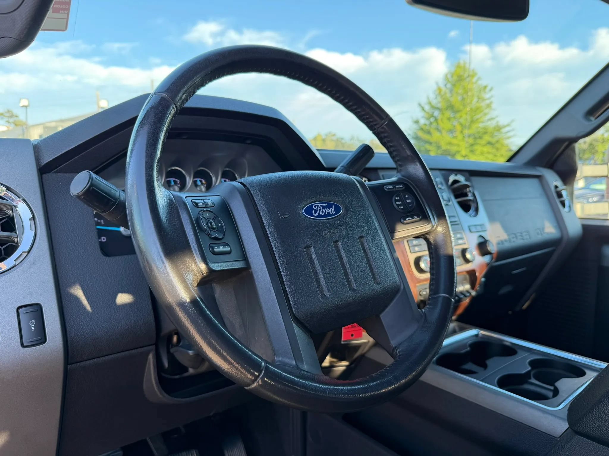 Used 2012 Ford F250 Lariat w/ Lariat Interior Pkg AWD/4WD image 12