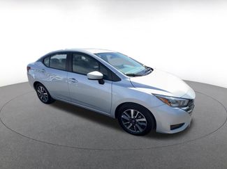 Used 2025 Nissan Versa SV video 2