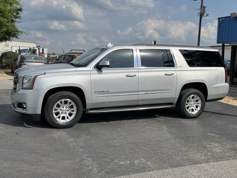 Used 2016 GMC Yukon XL SLE image 4