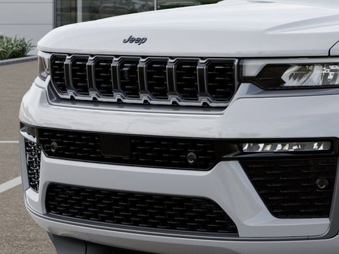 New 2026 Jeep Grand Cherokee Summit AWD/4WD image 37