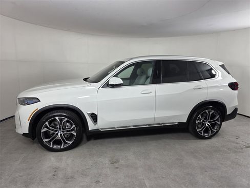 Used 2026 BMW X5 sDrive40i image 7
