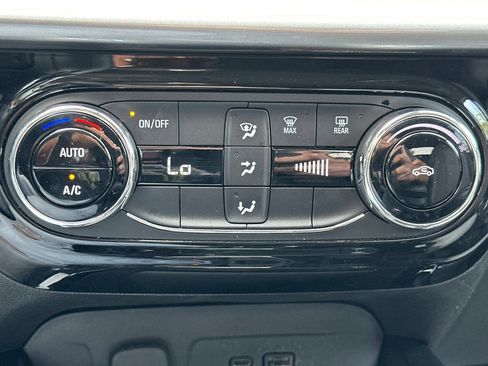 Certified 2025 Chevrolet Trax LT image 20