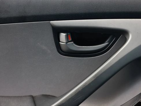 Used 2016 Hyundai Elantra SE FWD image 41
