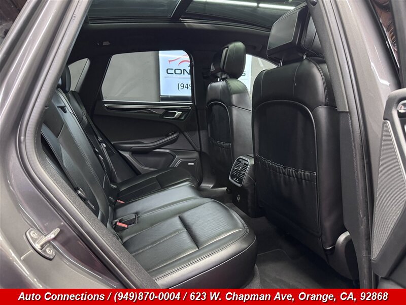 Used 2018 Porsche Macan AWD/4WD image 8