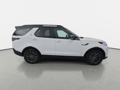Used 2022 Land Rover Discovery S R-Dynamic image 4