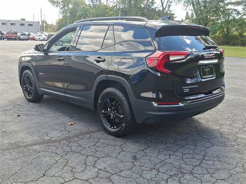 Used 2023 GMC Terrain AT4 image 8