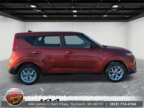 Certified 2021 Kia Soul S image 6