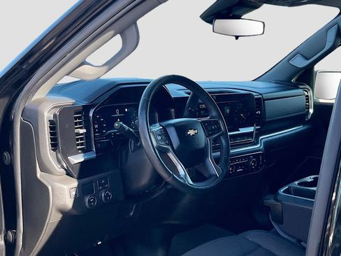Used 2022 Chevrolet Silverado 1500 LT RWD image 9
