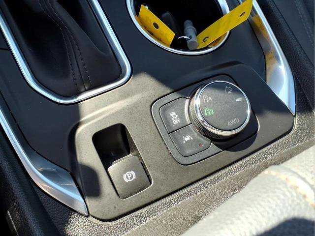Used 2021 Chevrolet Traverse Premier AWD/4WD image 17