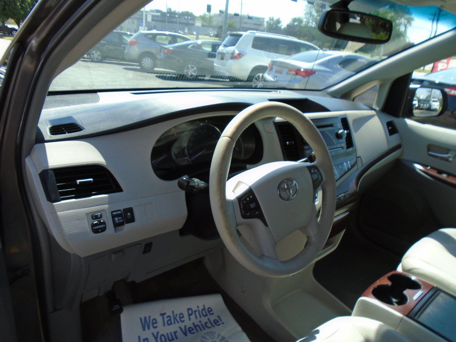 Used 2012 Toyota Sienna XLE AWD/4WD image 13