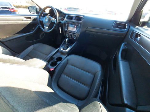 Used 2012 Volkswagen Jetta SE image 11