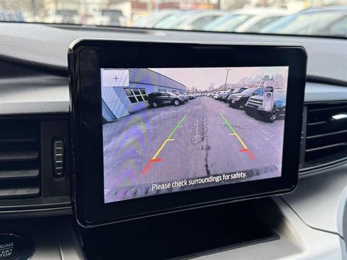 Used 2022 Ford Explorer XLT image 36