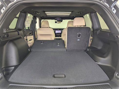 New 2025 Jeep Grand Cherokee Limited w/ Luxury Tech Group II image 29