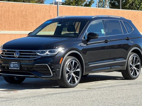 Certified 2022 Volkswagen Tiguan SEL R-Line image 8