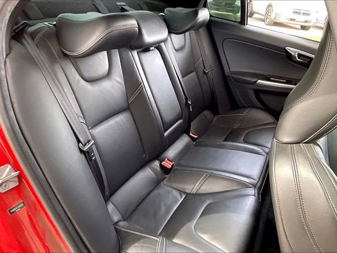 Used 2018 Volvo S60 T6 R-Design Platinum image 19