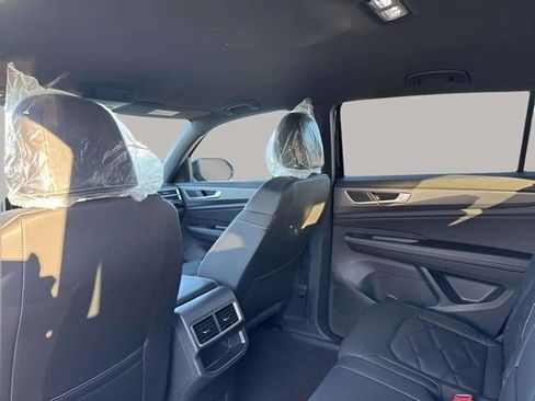 New 2026 Volkswagen Atlas Cross Sport SE image 6
