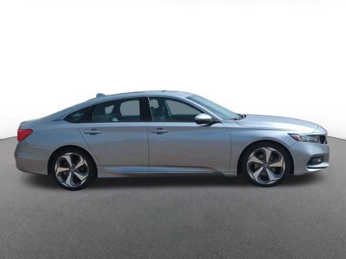 Used 2018 Honda Accord Touring image 7