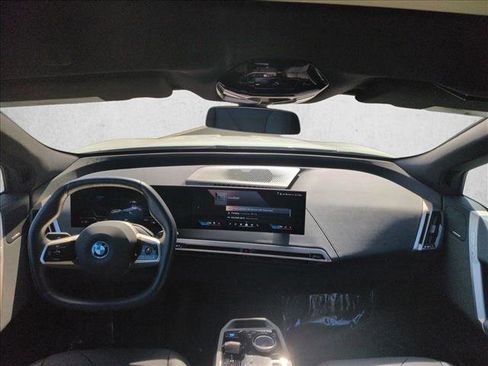 Used 2025 BMW iX xDrive50 image 17