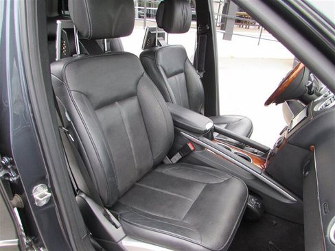 Used 2012 Mercedes-Benz GL 550 4MATIC image 47