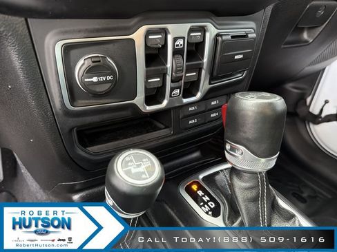 Used 2019 Jeep Wrangler Unlimited Sahara w/ Quick Order Package 24M Moab AWD/4WD image 24