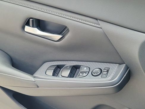 Used 2025 Nissan Sentra SV FWD image 20