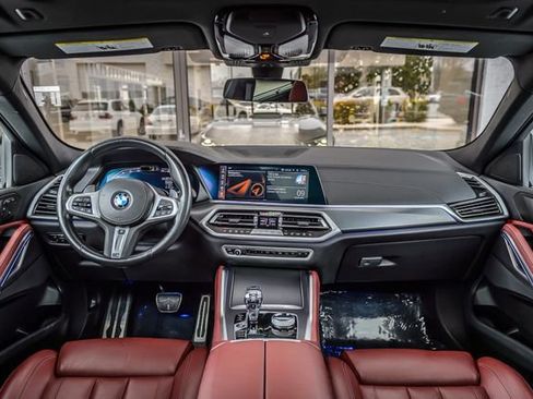 Used 2022 BMW X6 xDrive40i w/ M Sport Package image 3