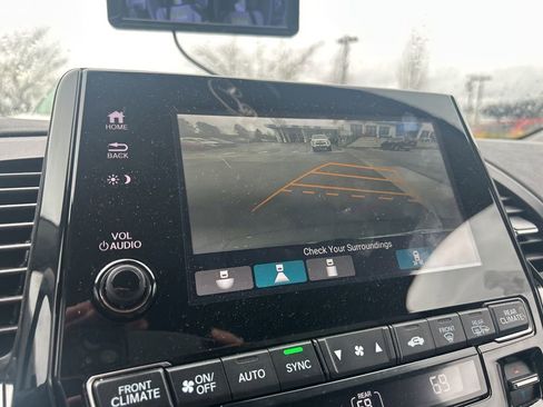 Used 2023 Honda Odyssey Touring image 3