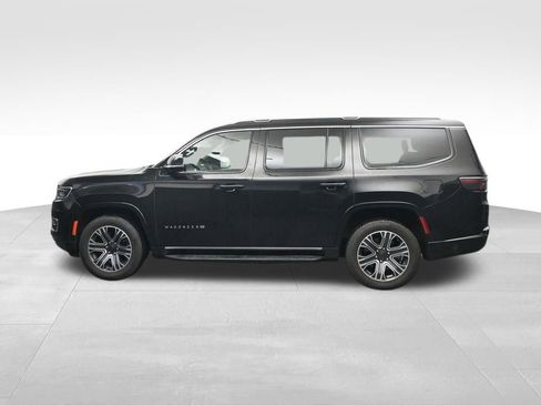 Used 2024 Jeep Wagoneer Series II w/ Flexible Seating Group RWD image 3