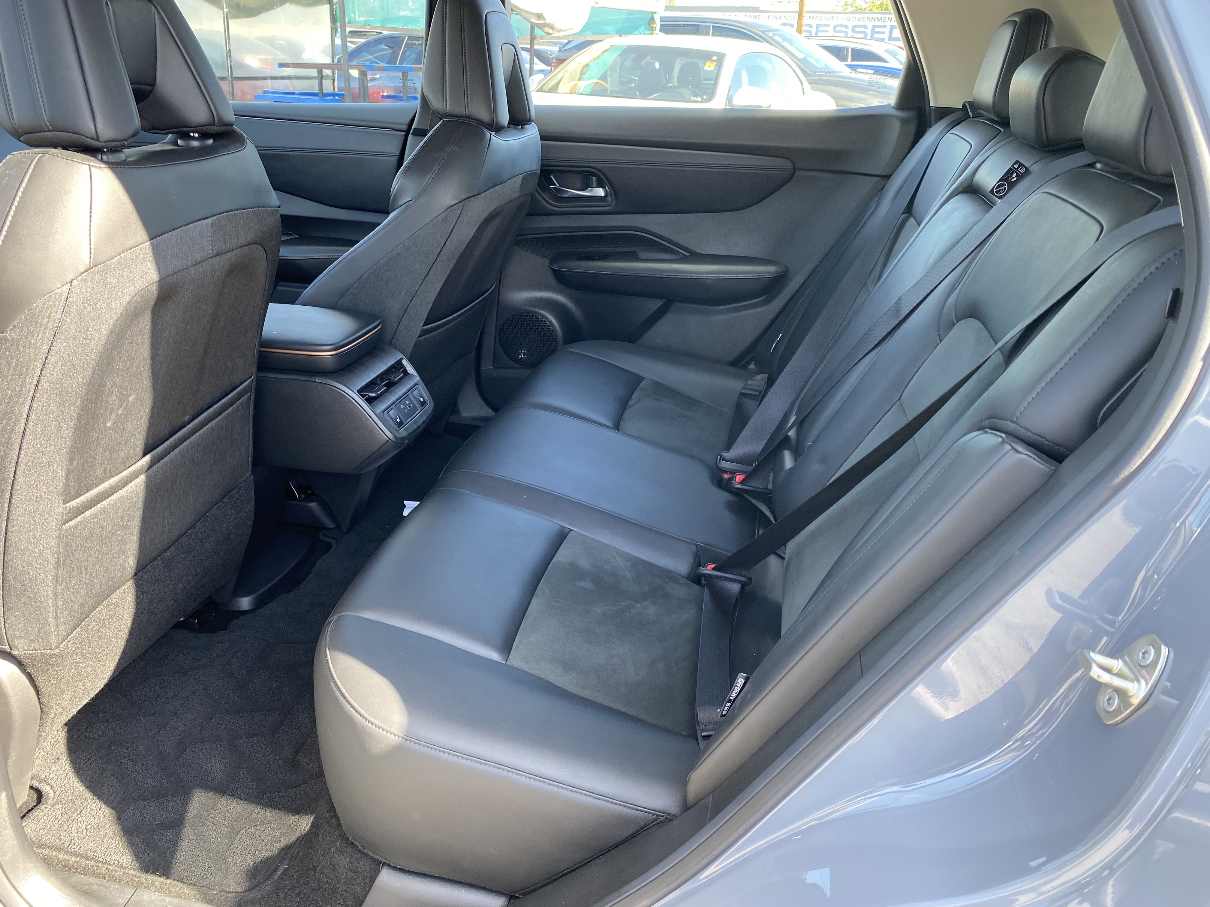 Used 2023 Nissan Ariya FWD image 18