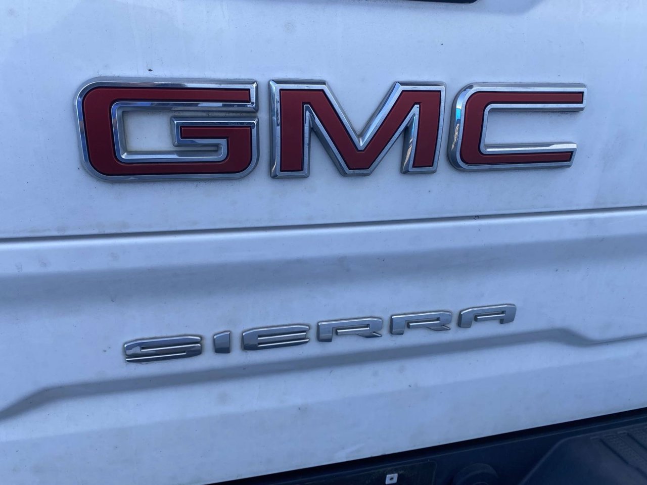 Used 2022 GMC Sierra 1500 SLT AWD/4WD image 11