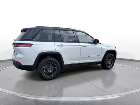 New 2024 Jeep Grand Cherokee Trailhawk AWD/4WD image 8