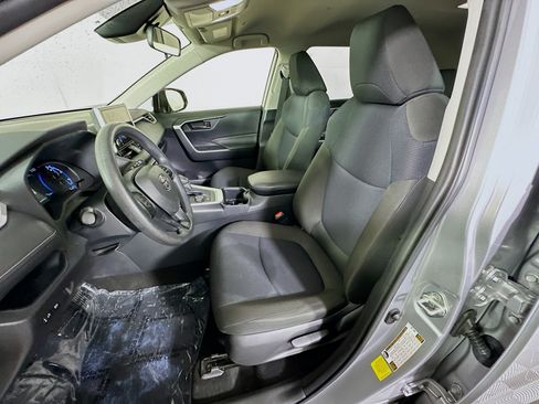 Certified 2025 Toyota RAV4 LE AWD/4WD image 12